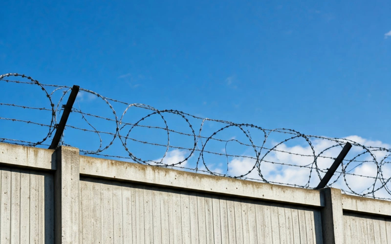 CONCRETE FENCING
