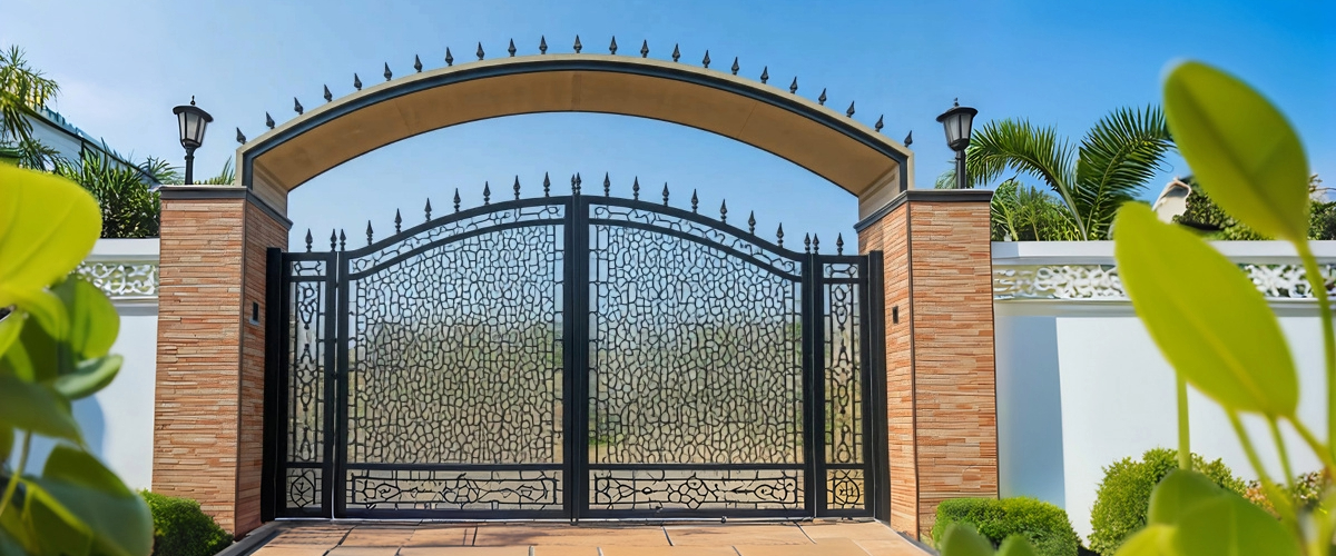 Custom Gate